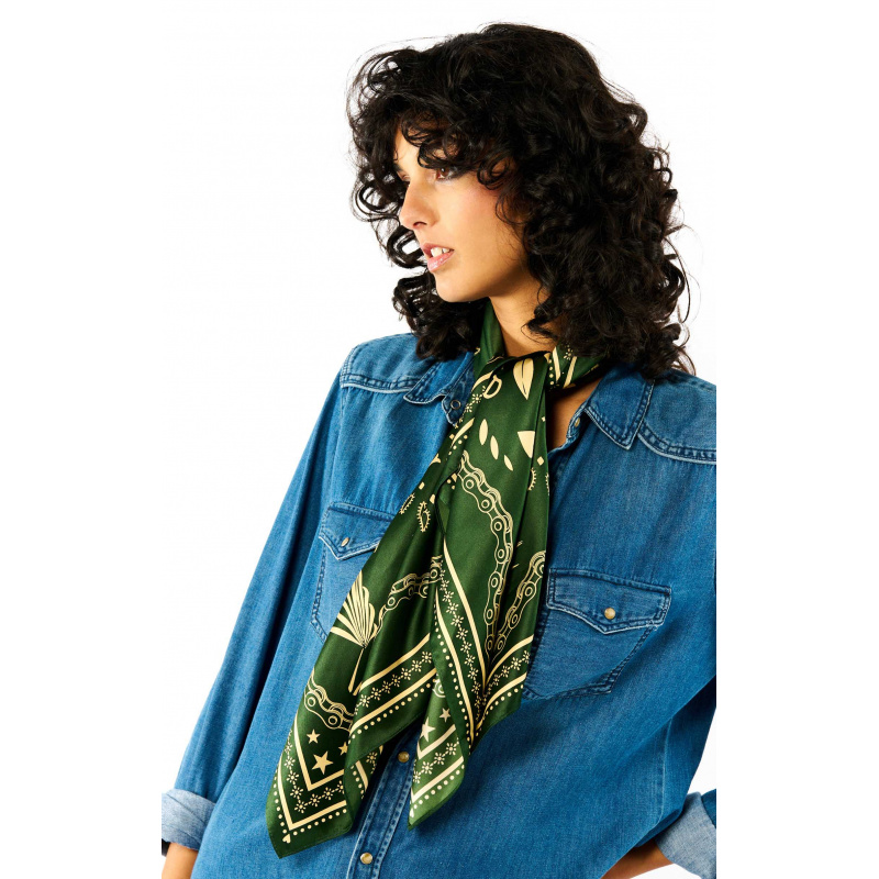 Foulard Bandana Carré En Satin 1m X 1m – Imprimé Floral Et Oiseaux Sur Fond Vert Sapin