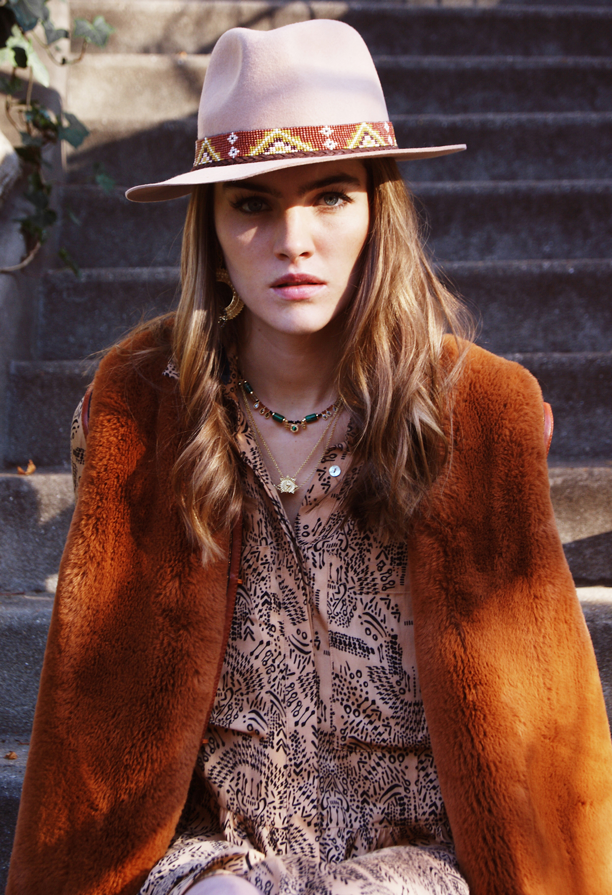 Fausse fourrrure et chapeau